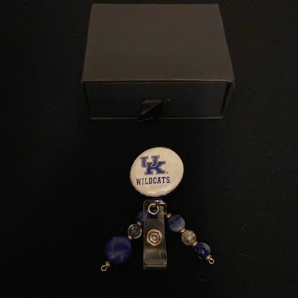 Hand crafted UK retractable badge holder - Picture 2 of 6